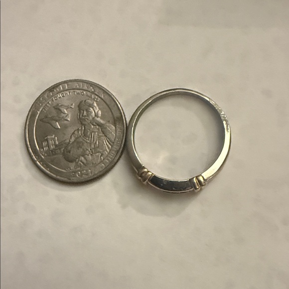 Elegant 10kt Gold and Silver Women's Ring Size 10 - Picture 3 of 5